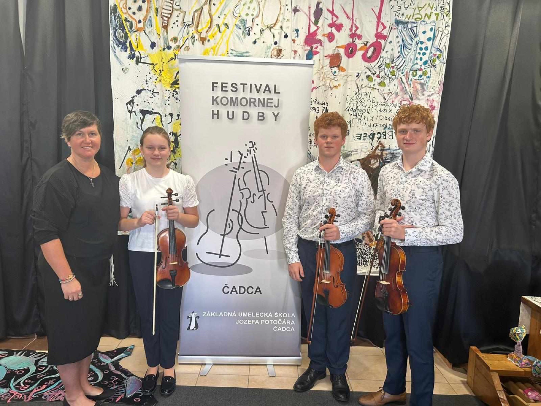 Husľové trio Kobora s pani učiteľkou na festivale komornej hudby v Čadci